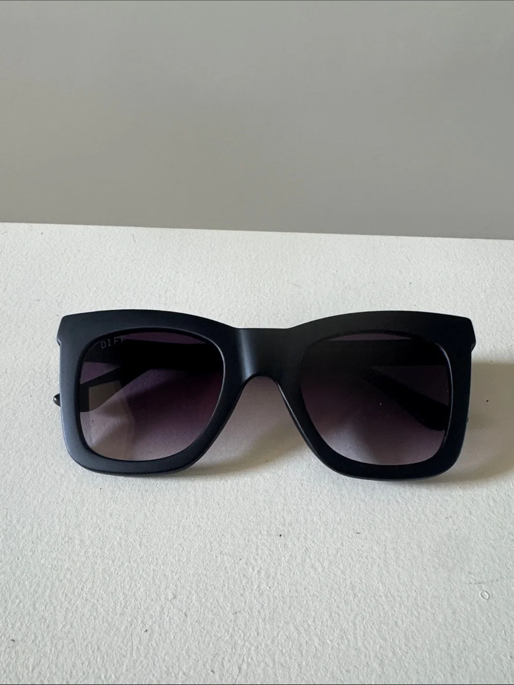 New DIFF 50mm Talia Square Sunglasses